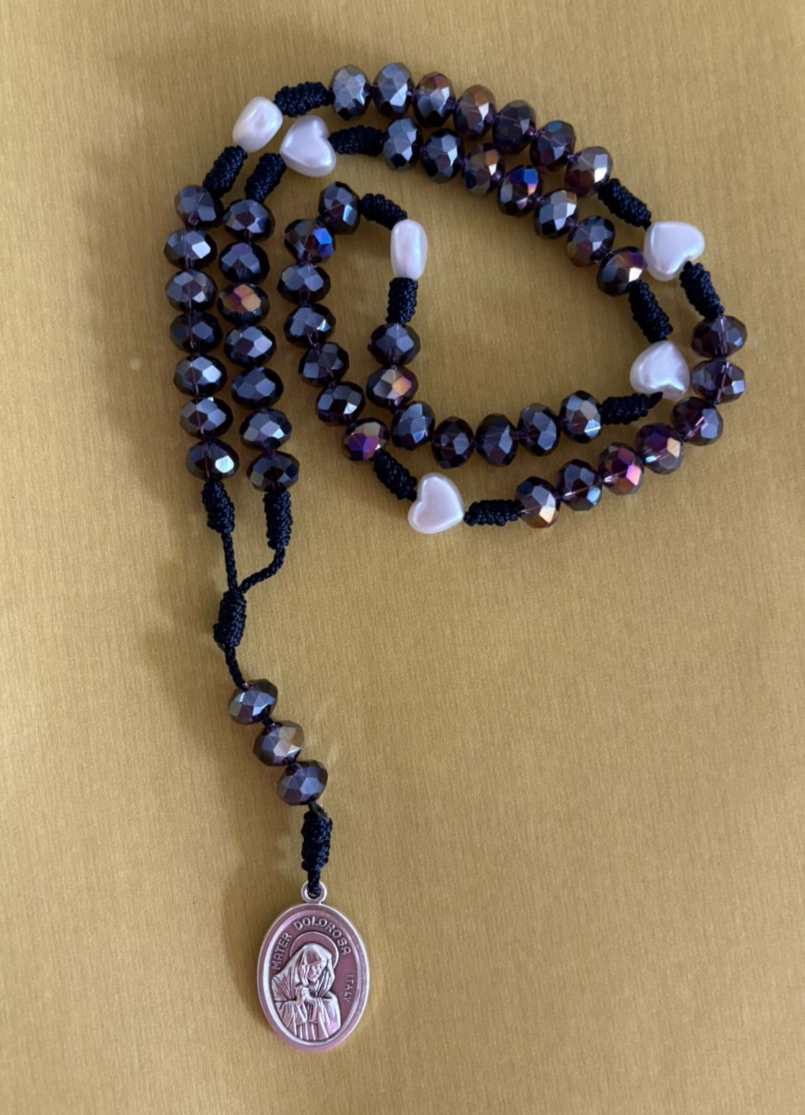 Rosario de los 7 dolores de la Santísima Virgen María morado oscuro tornasolado