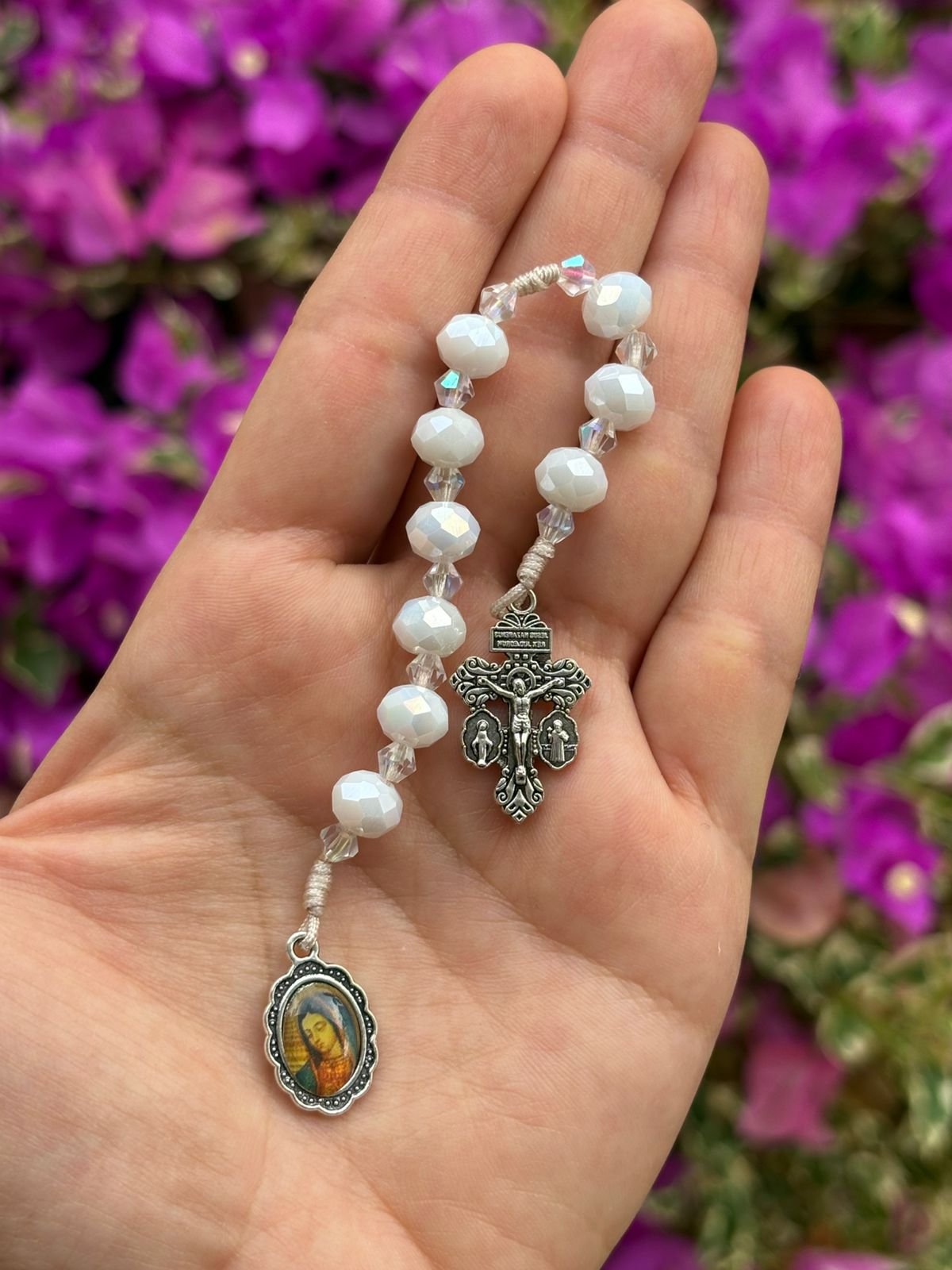 Caminata de la encarnación en murano color blanco y transparente